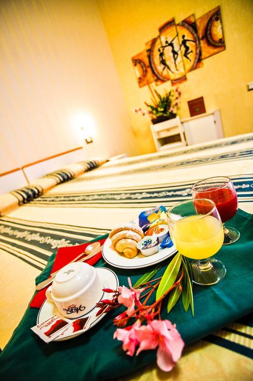 Park Hotel Zaira Τσέρβια Εξωτερικό φωτογραφία