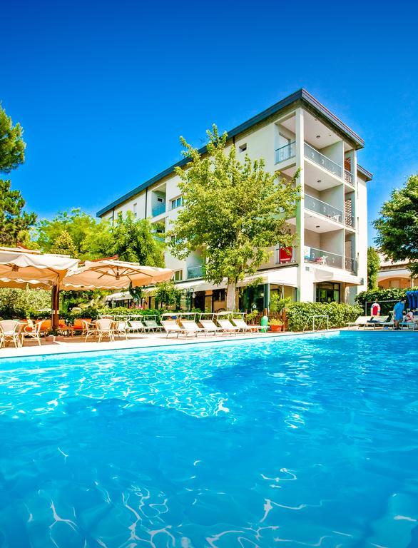 Park Hotel Zaira Τσέρβια Εξωτερικό φωτογραφία