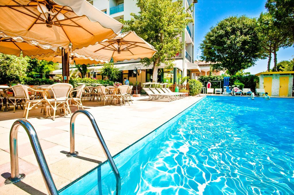 Park Hotel Zaira Τσέρβια Εξωτερικό φωτογραφία